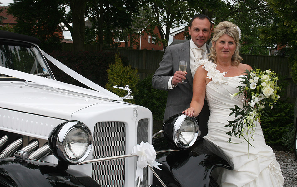 Gardenia Beauford Classic wedding car in Crewe, Cheshire and Staffordshire