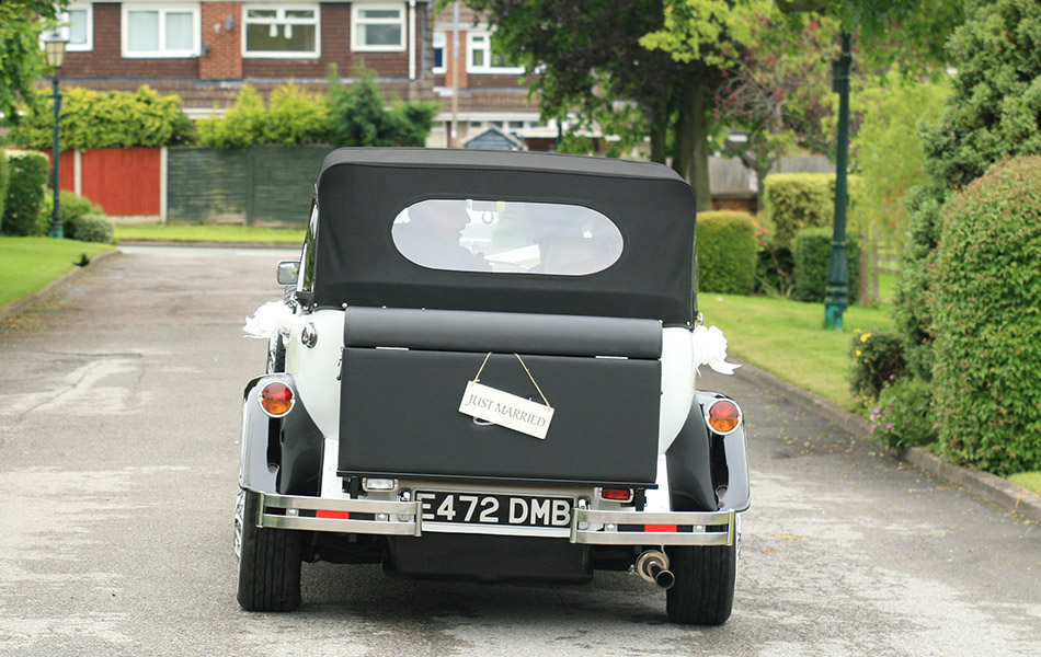 Gardenia Beauford Classic wedding car in Crewe, Cheshire and Staffordshire