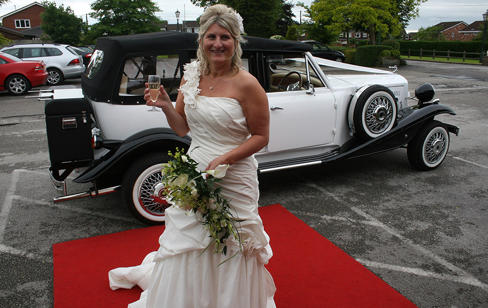 Gardenia Beauford Classic wedding car in Crewe, Cheshire and Staffordshire