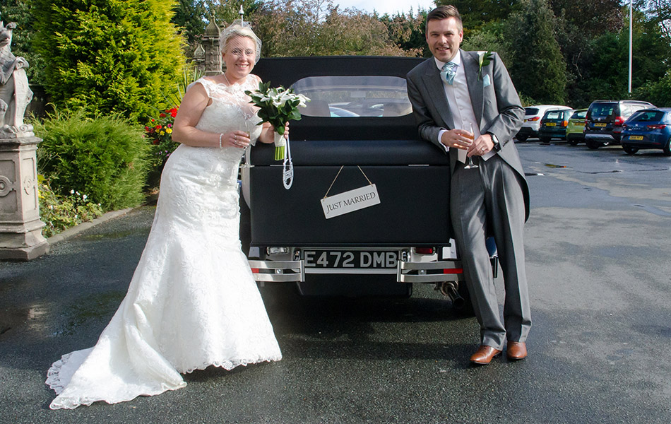 Gardenia Beauford Classic wedding car in Crewe, Cheshire and Staffordshire